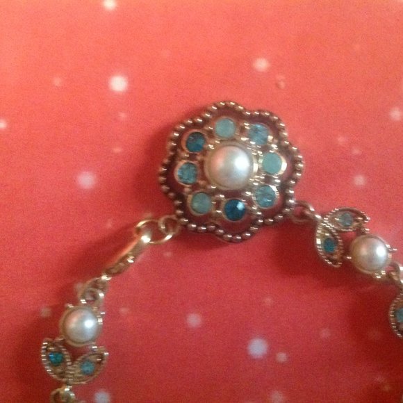 Vintage Faux Pearl, Rhinestone & Moonstone Link Bracelet for the Smaller Wrist - Picture 2 of 6
